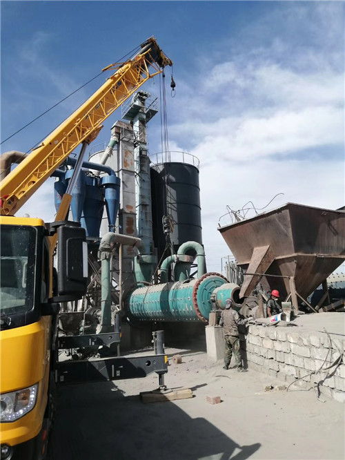 青铜峡市设备搬运等各类工程项目中，吊车起着关键作用